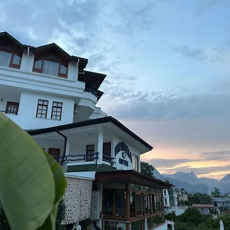 Apart-hotel Naturella 3*