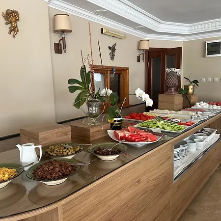 Apart-hotel Naturella 3*
